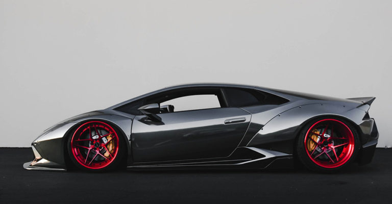 lamborghini with red wheels